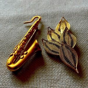 Costume Jewelry — Pins